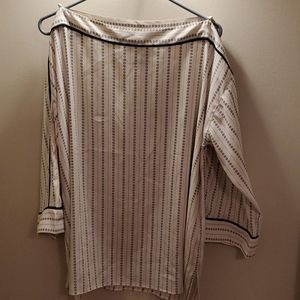 Beautiful blouse! Pictures don't do it justice